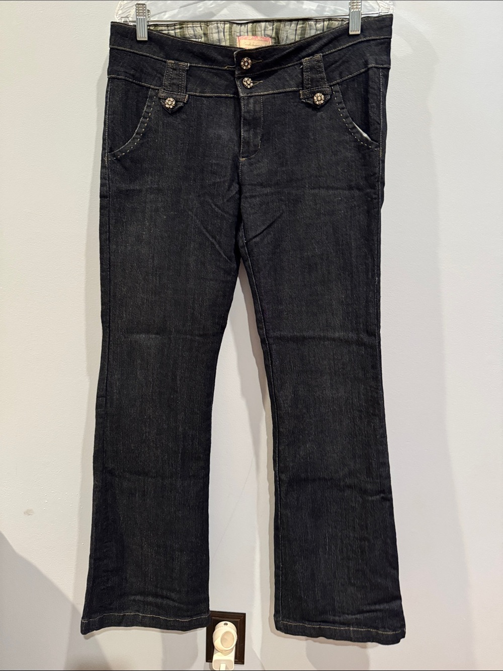 Pink Diamond brand jeans feature unique rhinestone floral buttons Junior 13